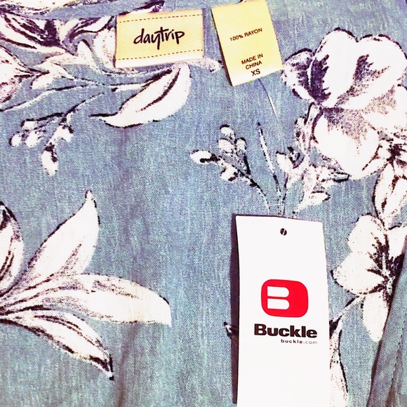 🆕Pretty Hi•Low Floral Wrapped Long Sleeves Dress - Picture 6 of 15